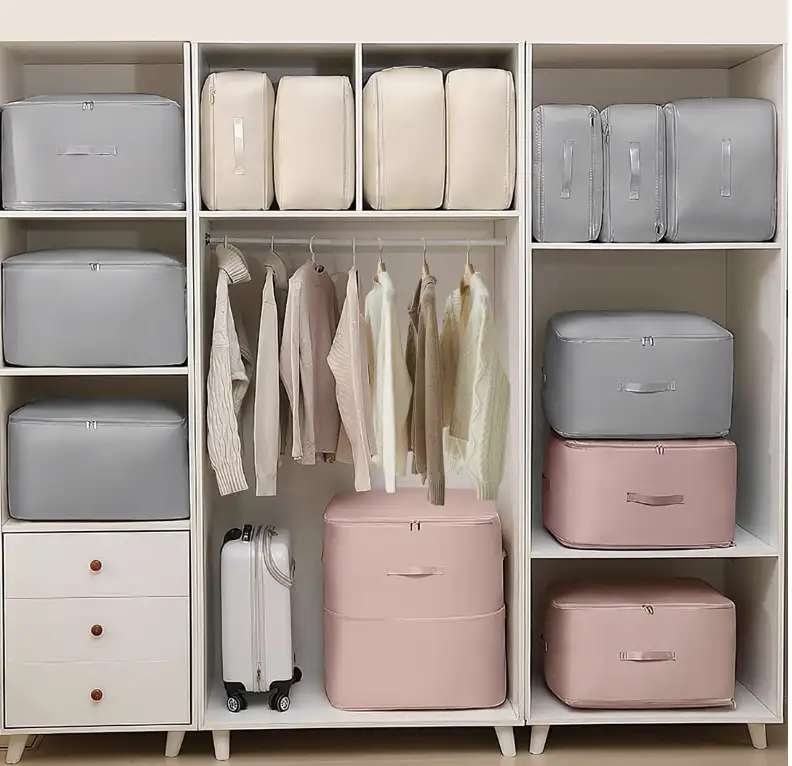 В один вместится 2 одеяла, 2 подушки и зимняя куртка!