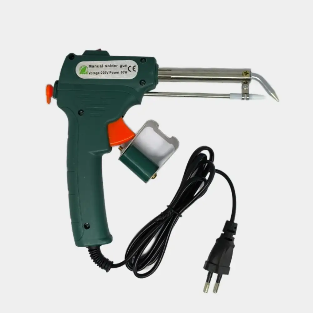 Пистолет удобно лежит в руке