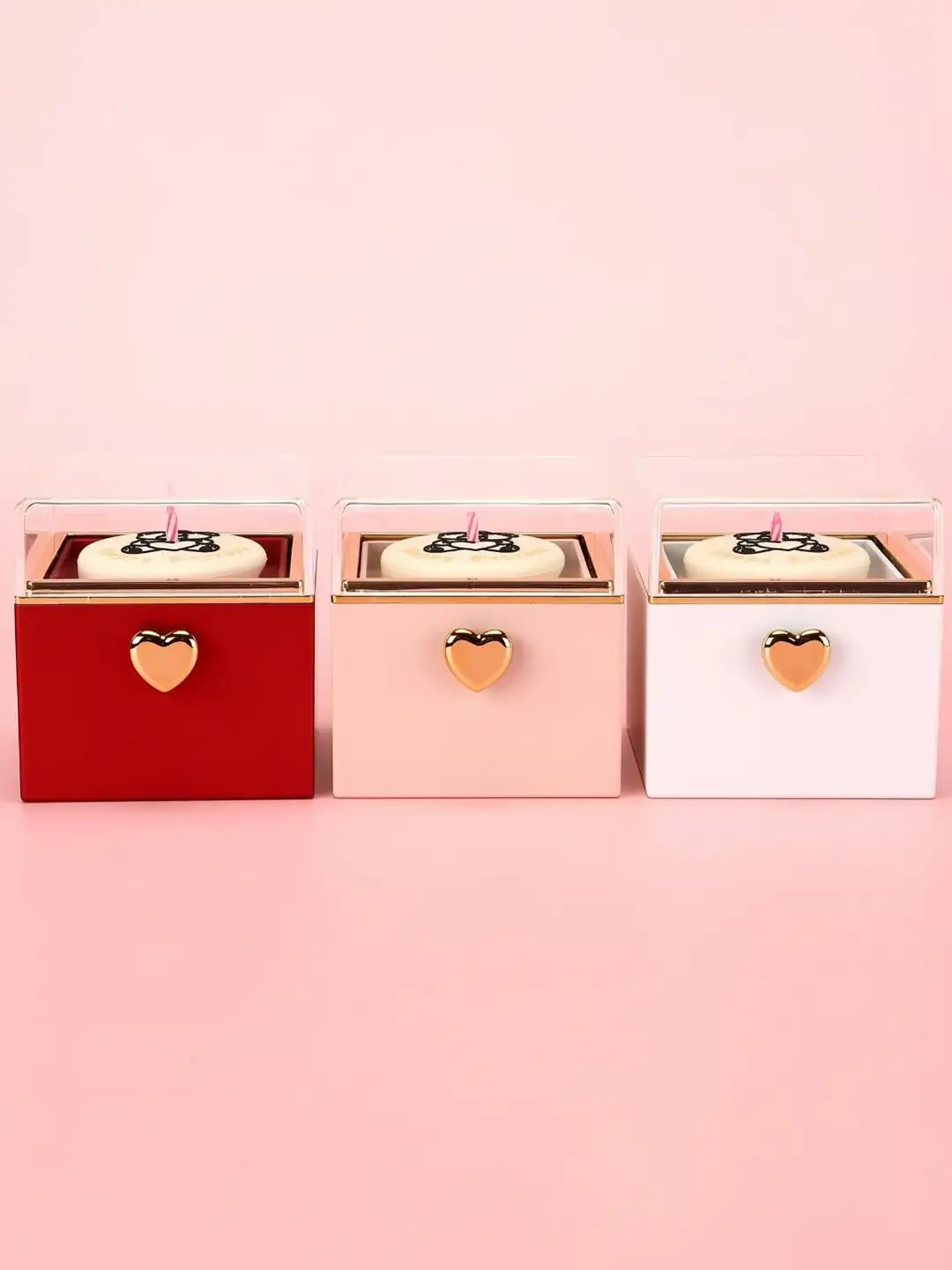 В комплекте кольцо универсального размера (бижутерия)