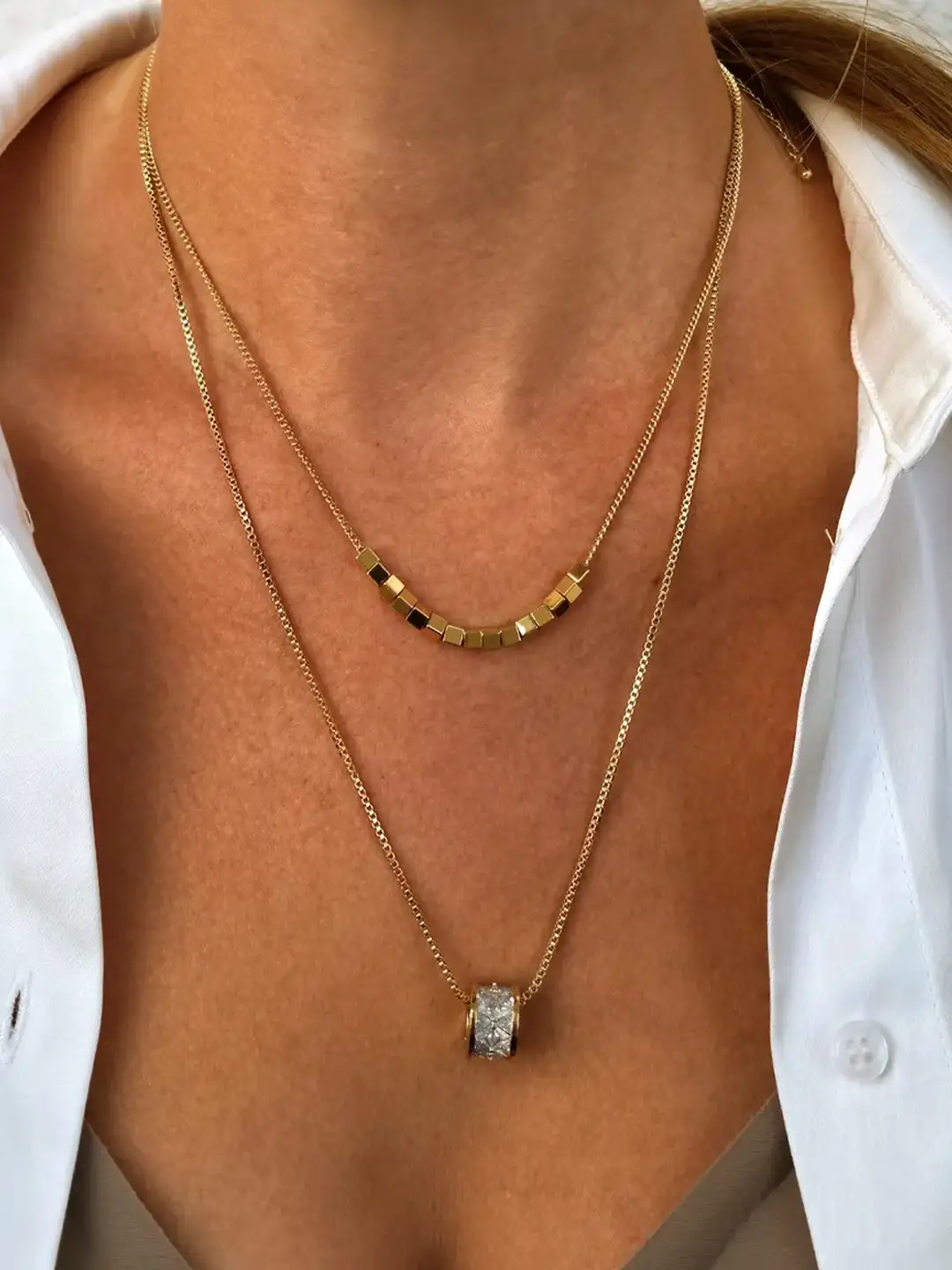 Комфортно ложится на шею