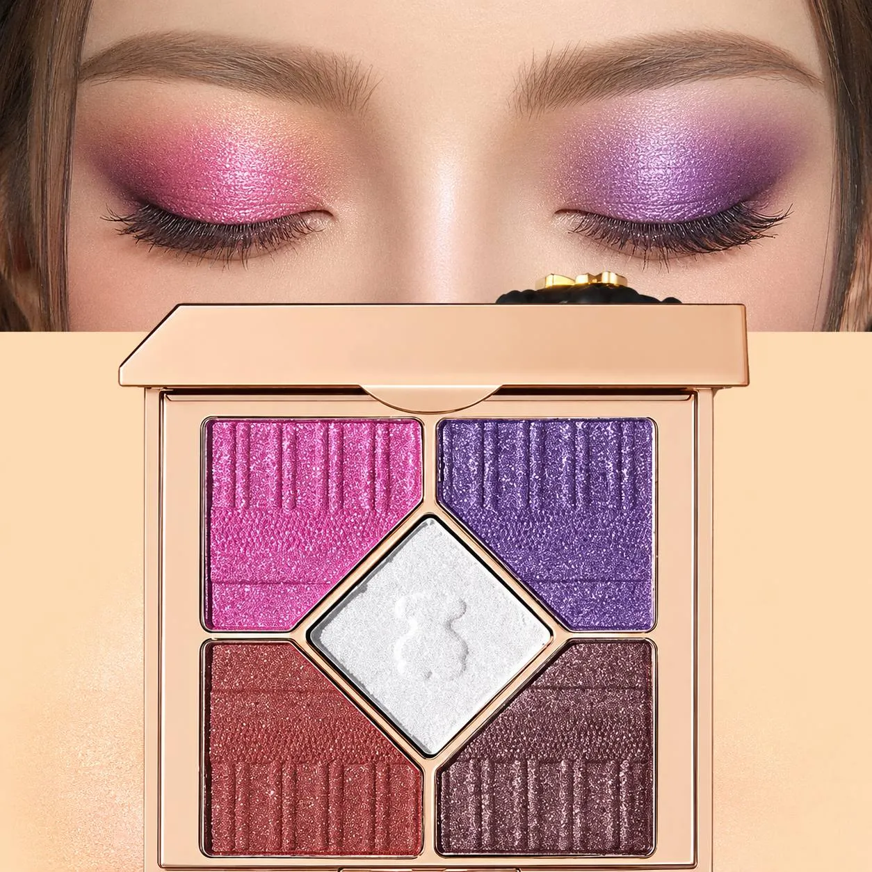 палетка сияющих теней Velvet Spark