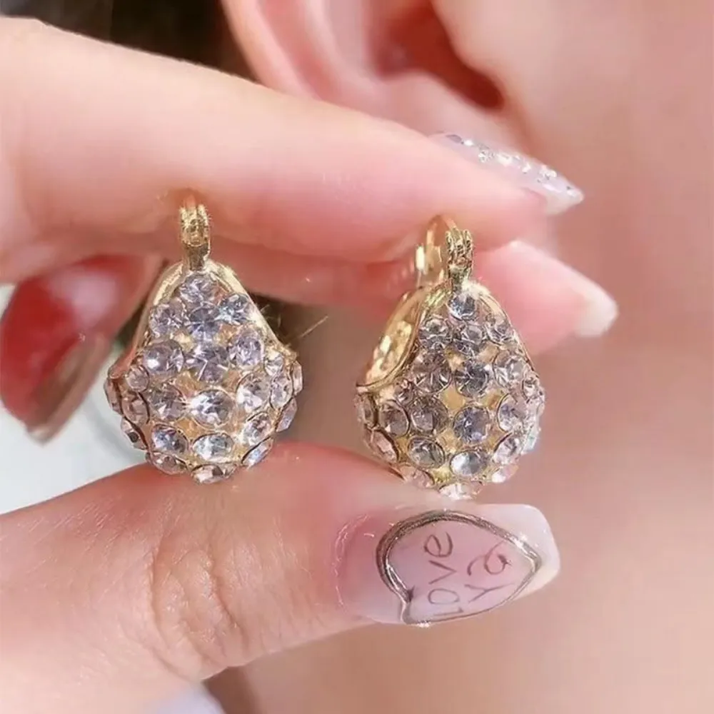 Белые серьги-корзинки 